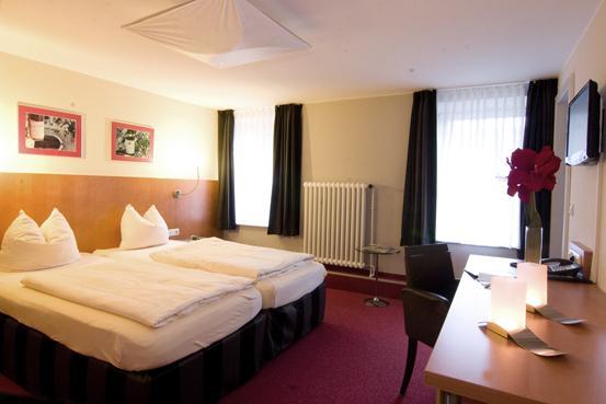 Sleep & Go! Self Service Rooms With Community Kitchen Nittel Eksteriør billede